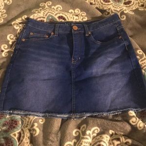Mid rise mini skirt